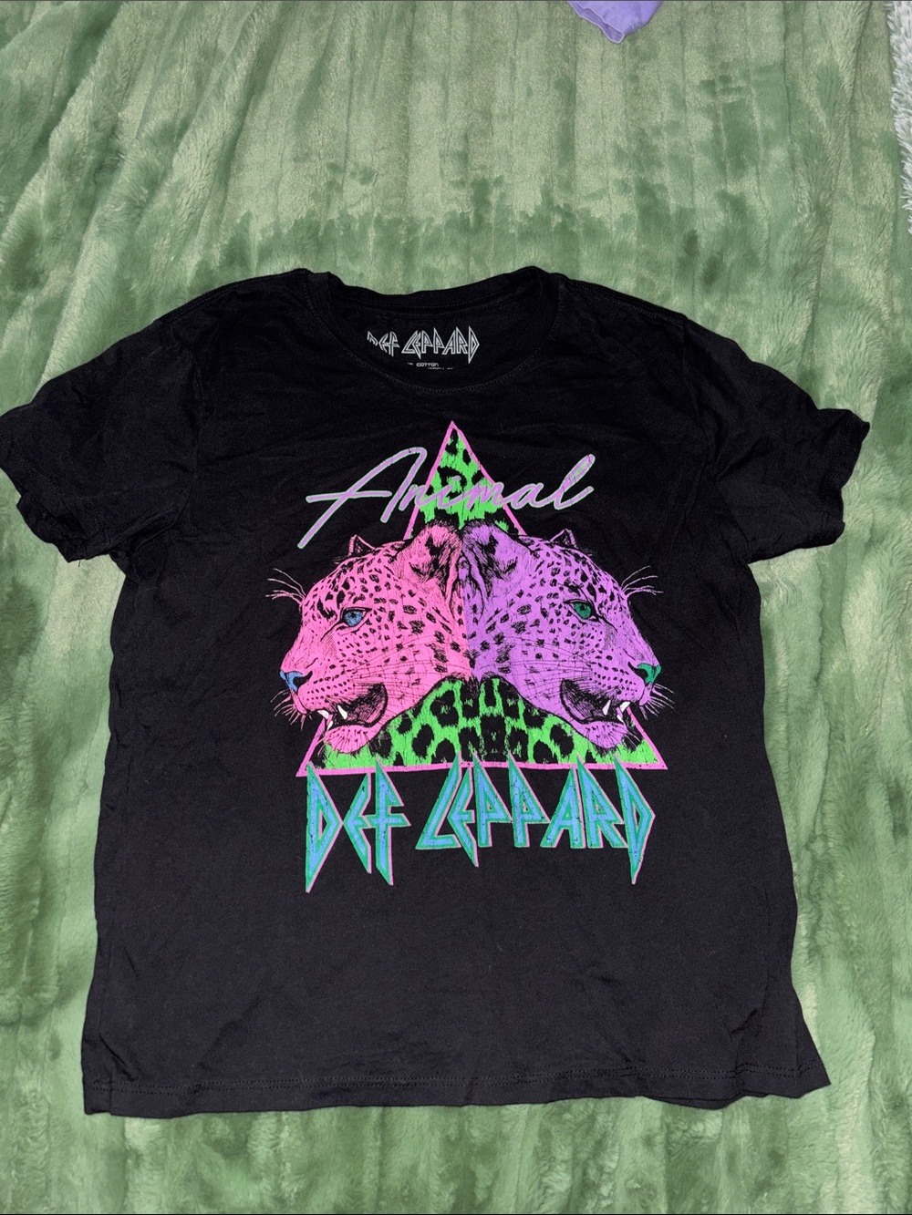 Def Leppard graphic tee